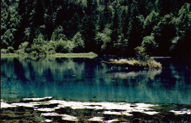 Jiuzhaigou - Photo 2
