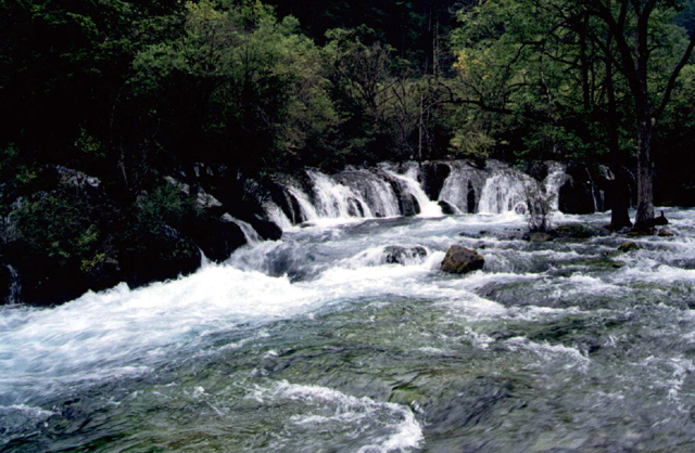 Jiuzhaigou - Photo 3